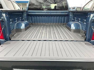 Dywaniki gumowe w korpusie High Performance Chevrolet Silverado 1500 2019 - 2026 WeatherTech 37006IM