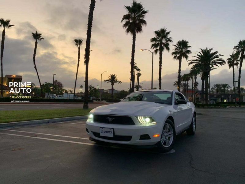 Lampy przednie Ford Mustang 2010-2014 LED LUXX seria węgiel-czarny AlphaRex 880118