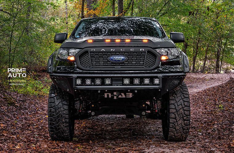 Deflector capota Cu bandă LED Toyota TUNDRA 2022- 2025 Aeroskin Lightshield negru mată AVS 753294