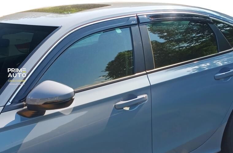 Window Deflectors 4 pcs Set Honda Civic 2022-2025 Ventvisor LOW PRO With Chrome Trim AVS 794055