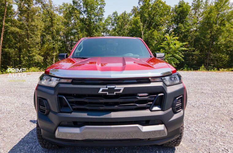 Hood Spoiler Chevrolet Colorado 2023 - 2026 Aeroskin Chrome AVS 622213