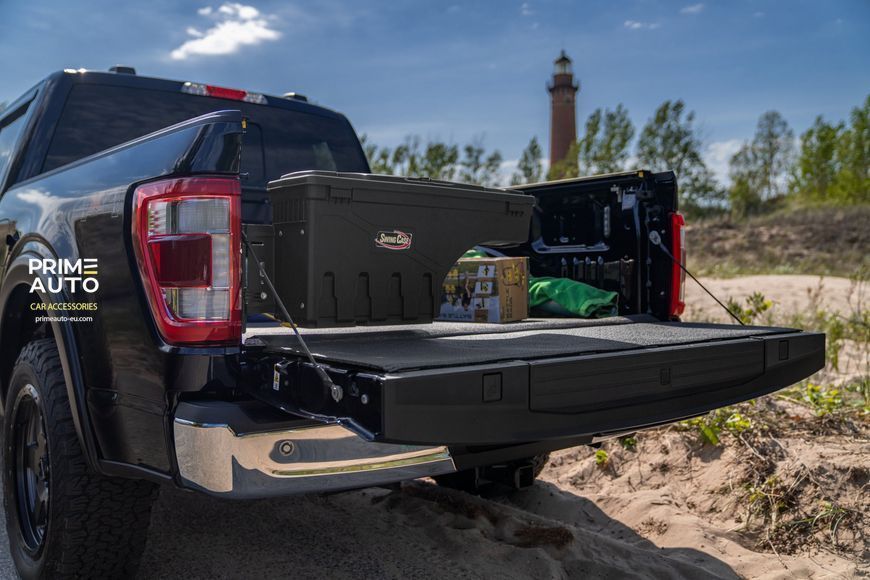 Skrzynia narzędziowa Swing Case na skrzynię ładunkową po stronie kierowcy Toyota Tundra 2007 + UnderCover SC400D