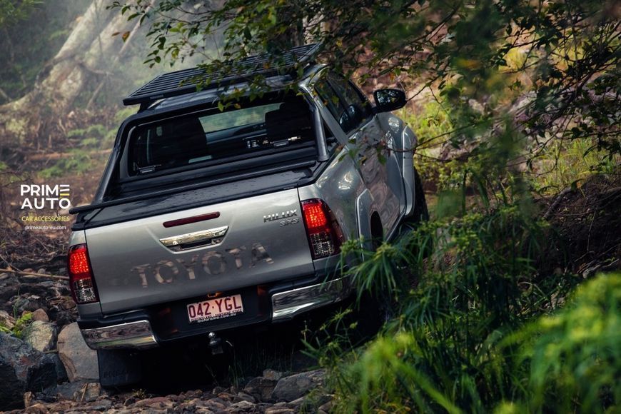 Capac pliabil pentru camionetă RollTrac Toyota Hilux 2015 + RTM-HILUX-15 EGR Europe