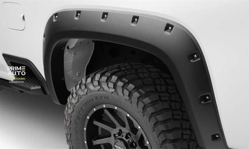 Poszerzenia nadkoli ustawić 4 szt Chevrolet Silverado 2500/3500 HD 2020-2025 Forge-style czarny Bushwacker 48146-08
