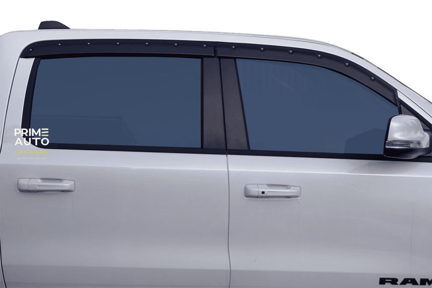 Owiewki do szyb samochodowych num 4 szt Tough Guard Ram 3500 2010-2019 Quad Cab FormFit teksturowany TV6R09QC