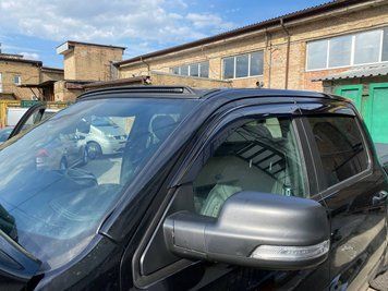 Window Deflectors 4pcs Set With Black Trim Ram 1500 2019-2026 Crew Cab Wellvisors 3-847DG010
