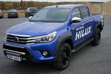 Przedłużacze nadkoli Pocket style Toyota Hilux 2015 - 2017 EGR FF239380