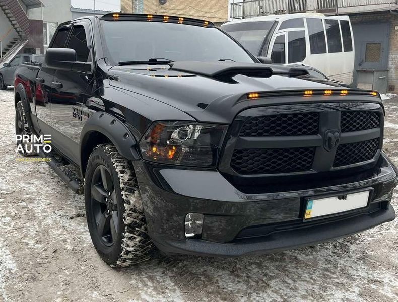 Дефлектор лобового скла зі світодіодною стрічкою Ram 1500 2009-2026 чорний AVS 698004 698004 фото