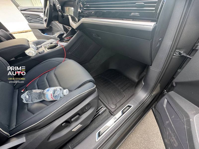 Килими автомобільні 3D Лайнери High Performance передні Volkswagen Touareg 2019 - 2026 чорний WeatherTech 4414881IM 4414881IM фото