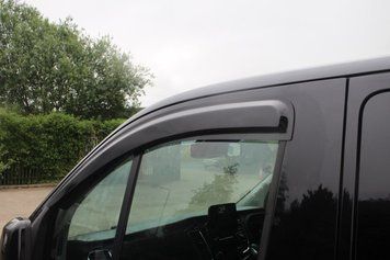 Owiewki do szyb samochodowych prz&oacute;d num 2 Volkswagen T7 2025 + EGR 92231043B