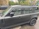 Owiewki do szyb samochodowych num 4 szt z czarna chromowana listwa Land Rover Defender 2020 - 2025 Wellvisors 3-847LR009