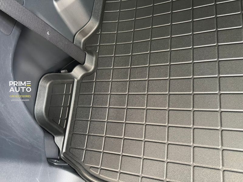 Mat do bagażnika Toyota Highlander 2020 + czarny WeatherTech 401349