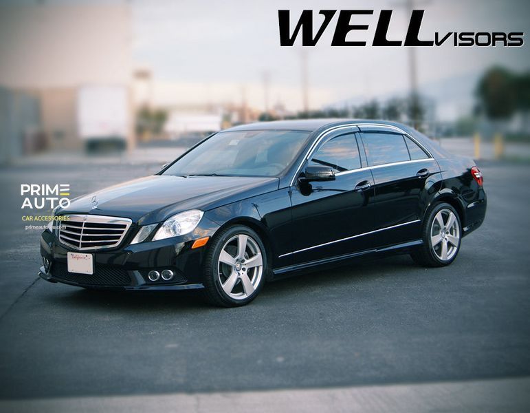 Owiewki do szyb samochodowych num 4 szt z chromowaną odlewanie Mercedes-Benz E-Class 2010 - 2016 Sedan Wellvisors 3-847MB013