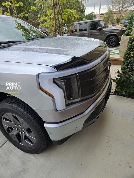 Дефлектор капоту клеючий димчастий Ford F-150 Lightning 2023 - 2025 Husky Liners 2842223 2842223 фото