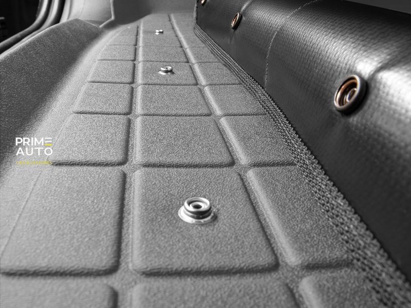Mat do bagażnika Toyota Venza 2021 - 2024 czarny WeatherTech 401397