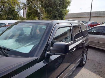 Window Deflectors 4pcs Set With Black Trim Jeep Patriot 2007-2017 Wellvisors 3-847JE003