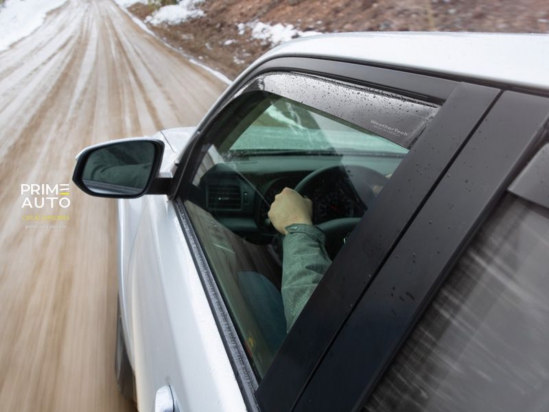 Owiewki okienne prz&oacute;d+tył num 4 szt wstawiony Ford Maverick 2022 - 2026 WeatherTech 821051IM