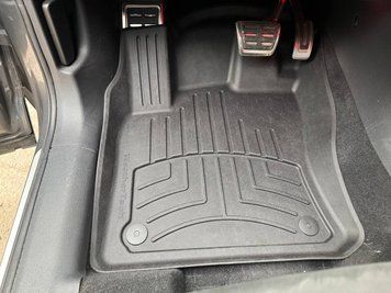 Covorașe cauciuc 3D Liners High Performance faţă Skoda Karoq 2018 - 2020 negru WeatherTech 449891IM