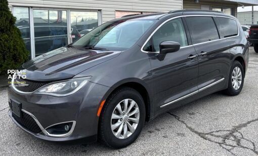 Дефлектор капота Chrysler Pacifica 2017-2020 гладкий FormFit HD6A17 HD6A17 фото
